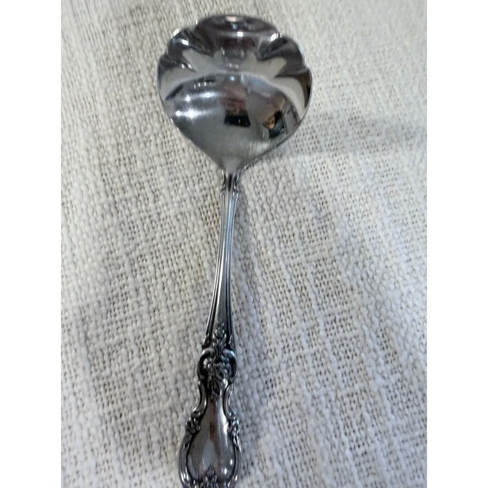 Gravy Ladle Oneida LOUISIANA  flatware stainless  Community